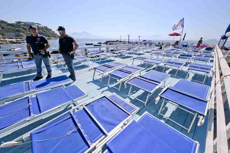 I carabinieri sul luogo della violenza