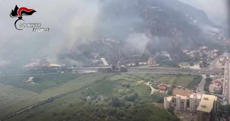 Incendi in Sicilia visti dall'alto