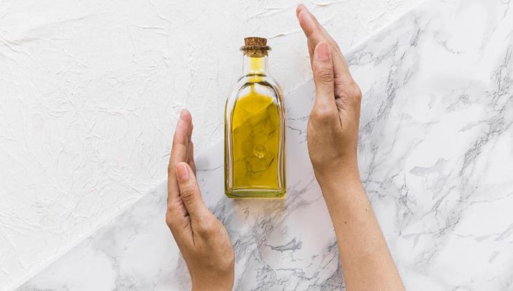 Olio d'oliva per sbarazzarsi delle rughe