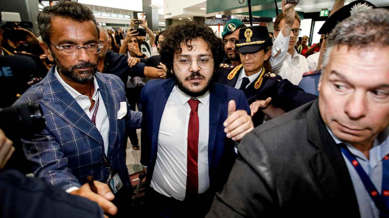 Patrick Zaki arriva in Italia