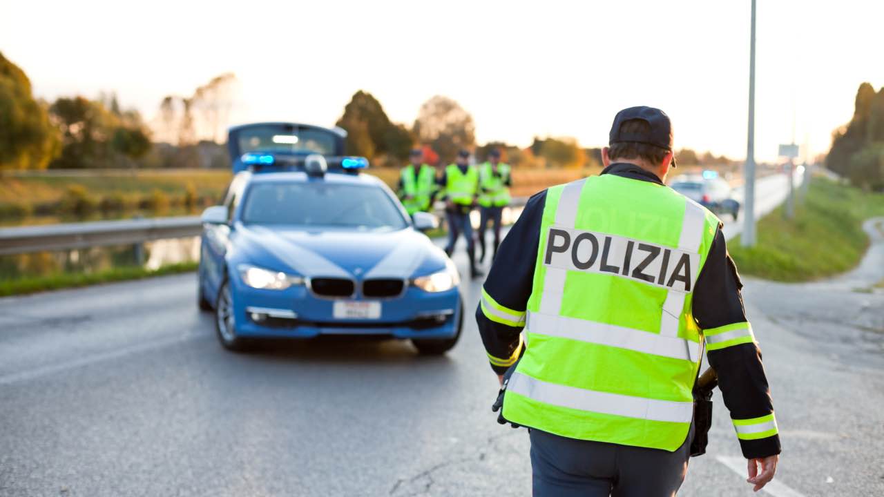 Polizia, incidente stradale