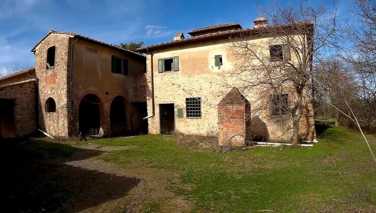 Vecchia casa abbandonata