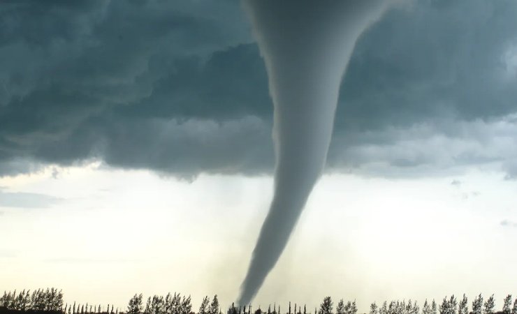 Tornado tocca terra