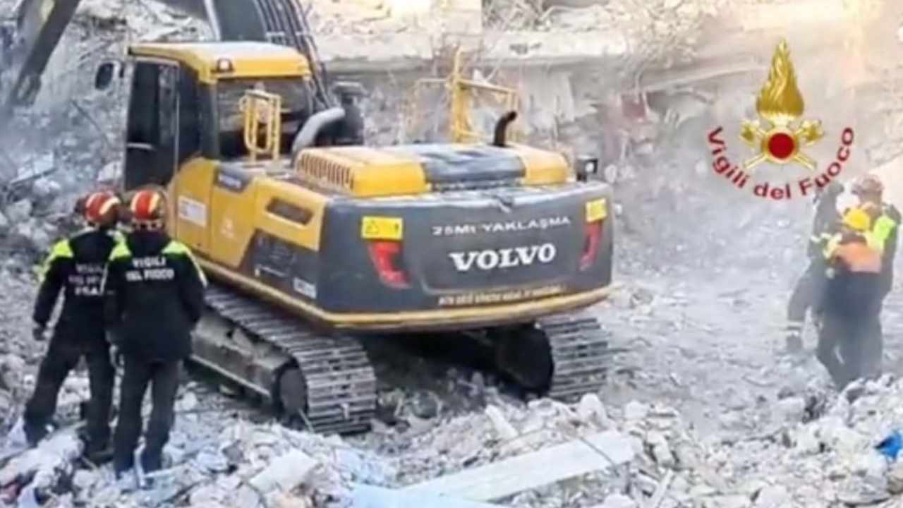 torre del greco crollo