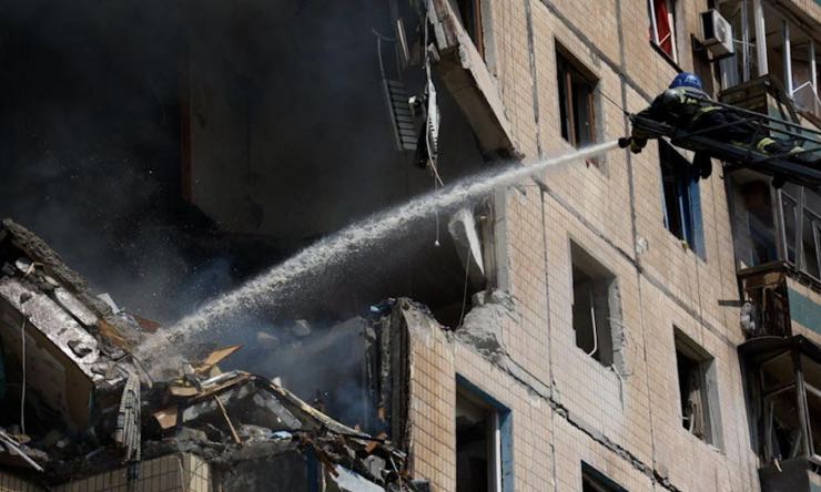 Palazzo distrutto dai bombardamenti a Kryvyi Rih, in Ucraina