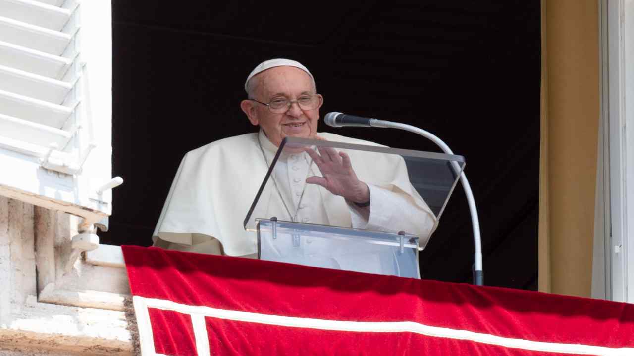 Papa Francesco donne transessuali