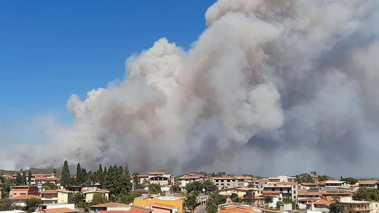 Siniscola, incendi nei pressi delle abitazioni