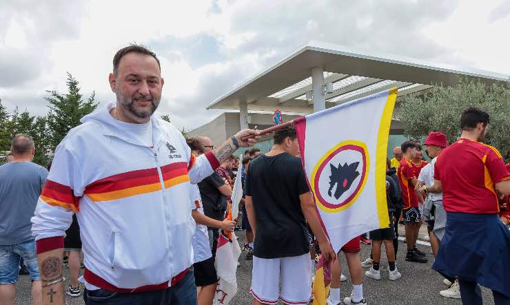Tifosi della Roma a Ciampino per l'arrivo di Lukaku