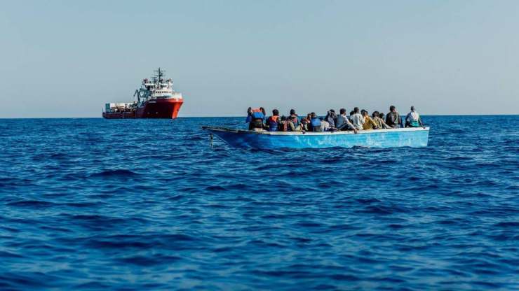 migranti in mare