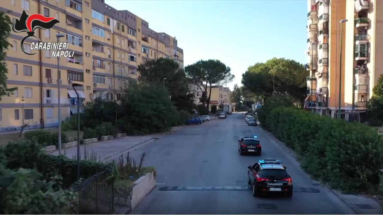 Carabinieri in azione a Caivano