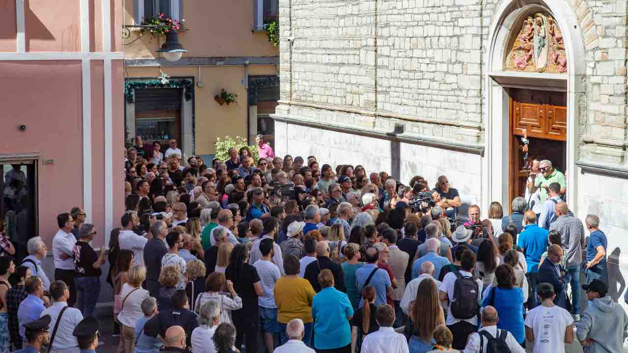 Potenza, corteo partito da casa di Elisa Claps e conclusosi davanti alla chiesa della Santissima Trinità