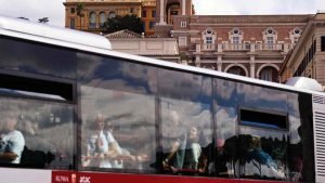 Roma, ferma dell'autobus