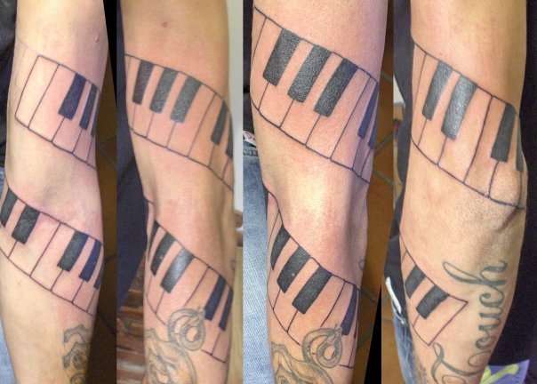 Tatuaggi su braccia e gambe di Don Joe