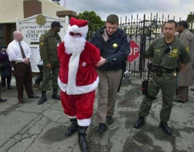 Babbo Natale arrestato in flagranza